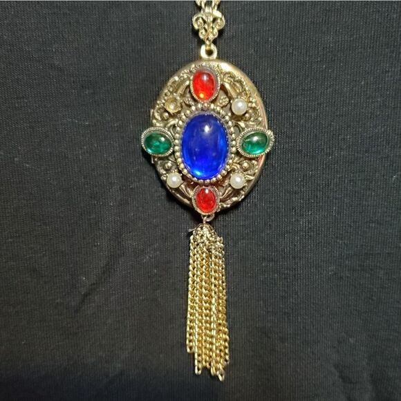 Vintage Steampunk Gold Tone Tassel Locket Necklace - Picture 3 of 6